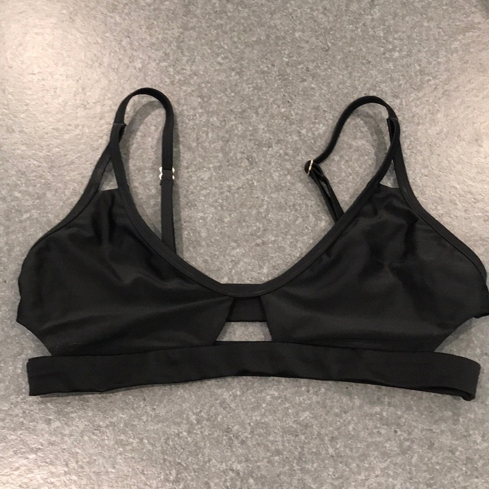 Bikini top.